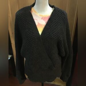 Women'sDeep V-Neck Wrap Sweater Long Sleeve Front Cross Loose Knitted Pullover